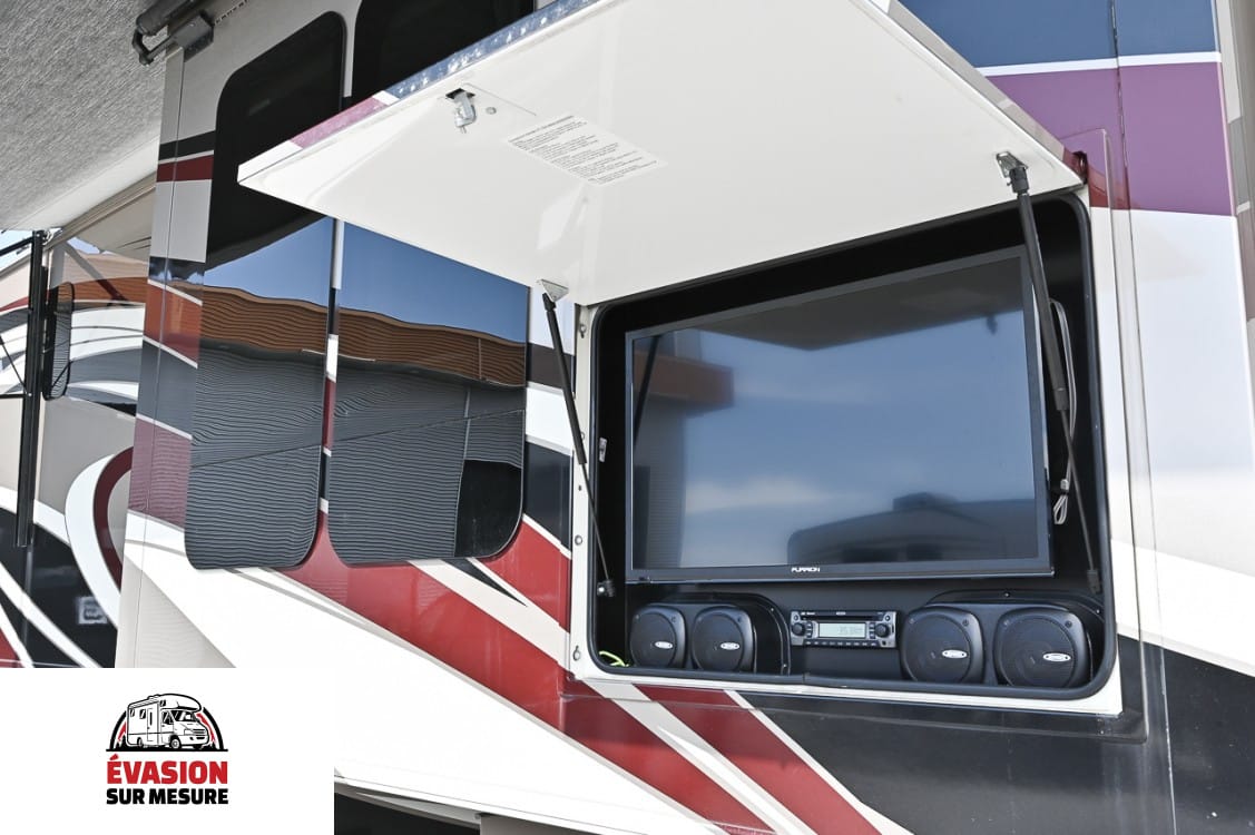 FOREST RIVER GEORGETOWN XL 2018 V10 TRITON 6.8 LITRES – Image 10